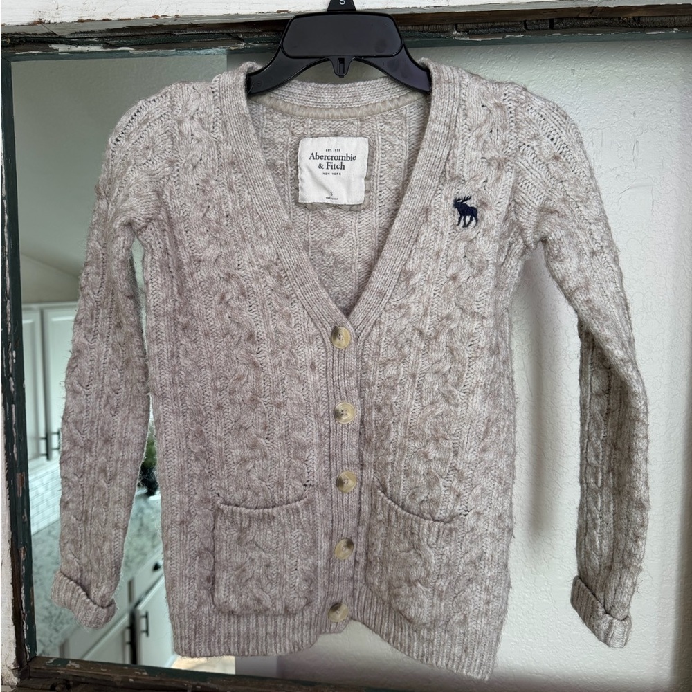 Abercrombie & Fitch Preppy Cable Knit Button Cardigan - Beige Size Small (XS)